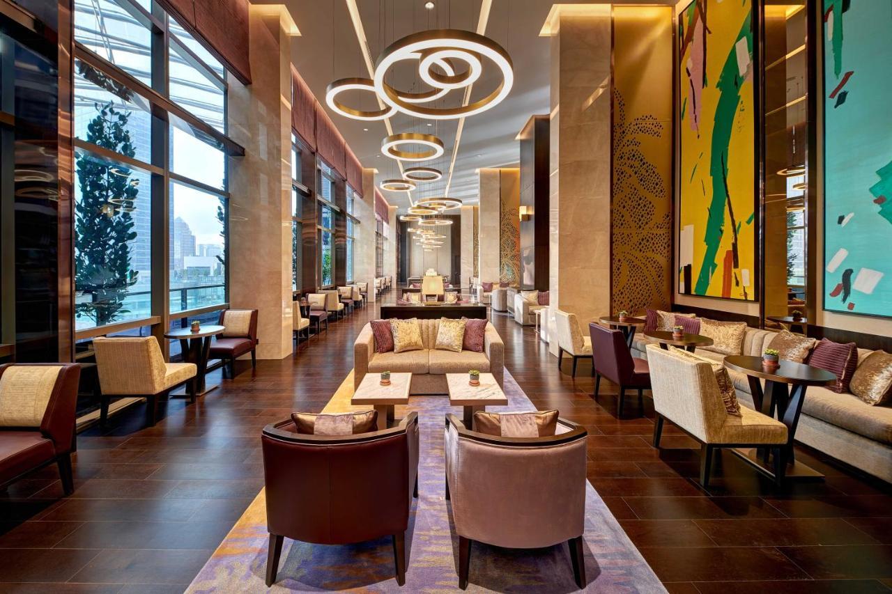 Pavilion Hotel Kuala Lumpur Managed By Banyan Tree Exterior foto The Lounge at the airport